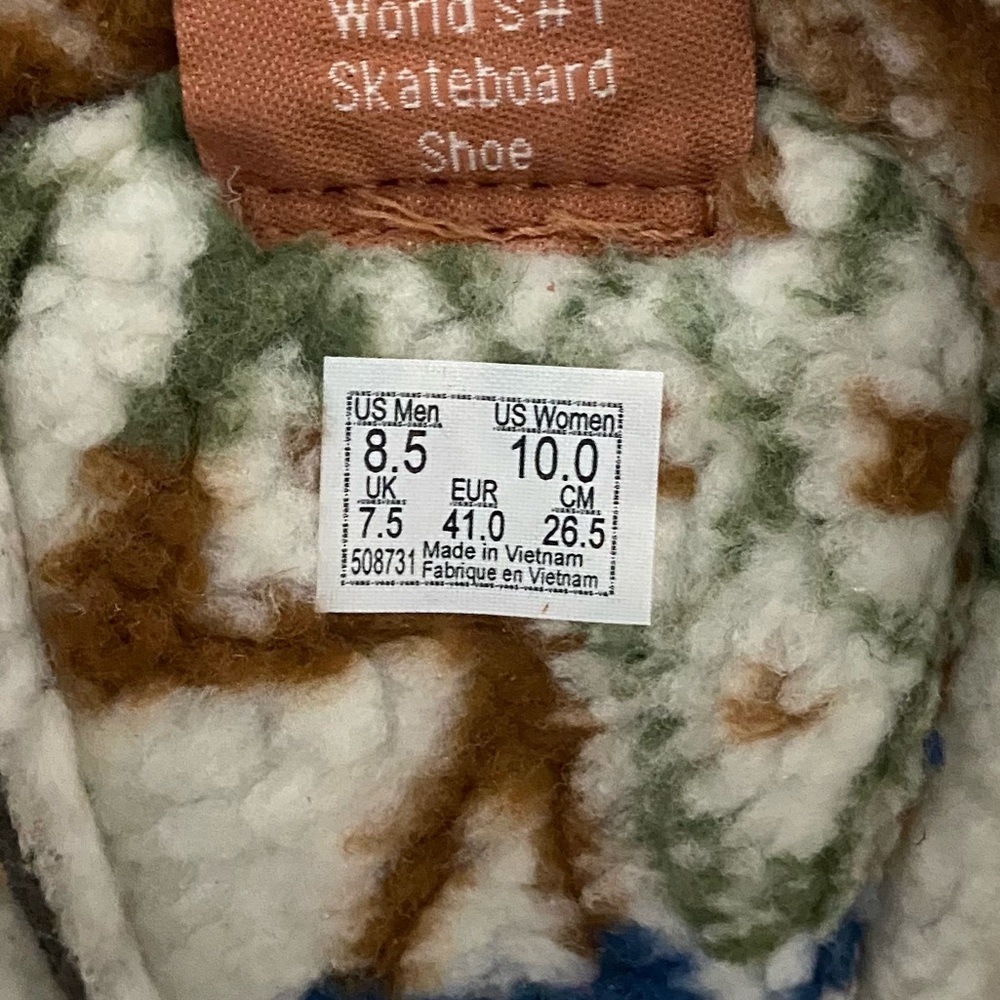 New W/ Box Vans Suede Sherpa Sk8 Hi Shoes - Picture 11 of 12